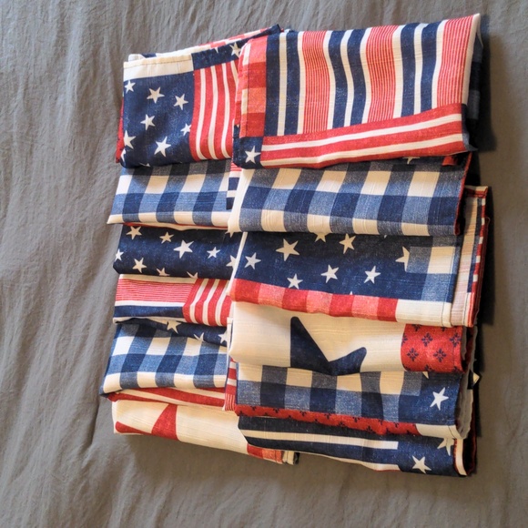 Patriotic Dinner Napkins - Picture 1 of 4